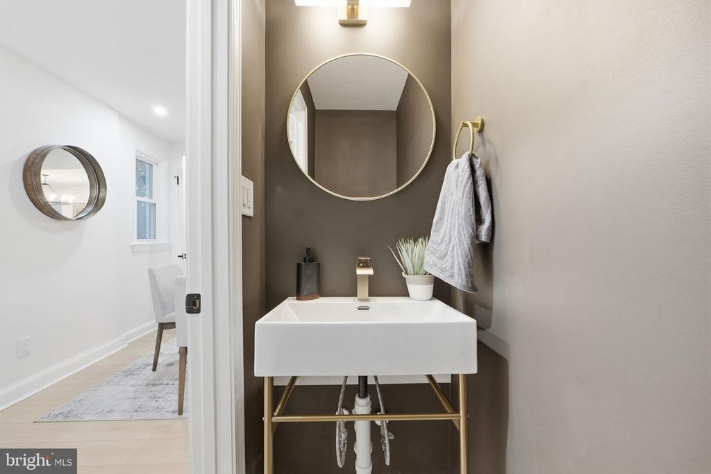 Image 17 of property listing at 5520 NORTH CAPITOL ST NW, Washington, DC 20011