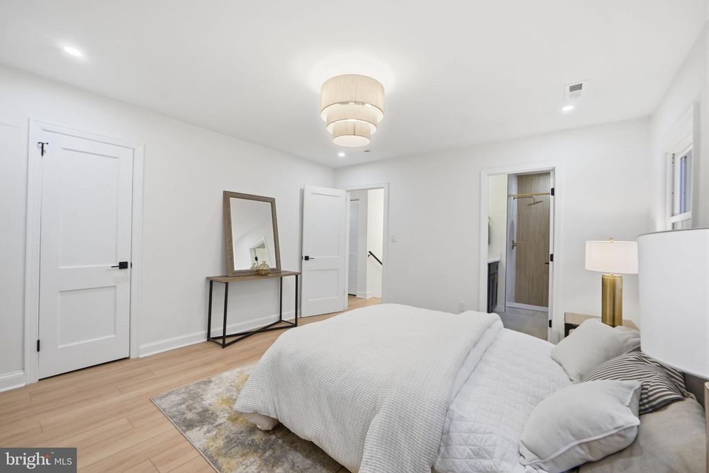 Image 19 of property listing at 5520 NORTH CAPITOL ST NW, Washington, DC 20011