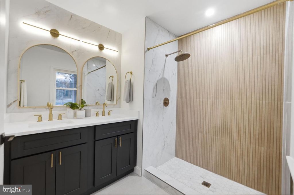 Image 21 of property listing at 5520 NORTH CAPITOL ST NW, Washington, DC 20011