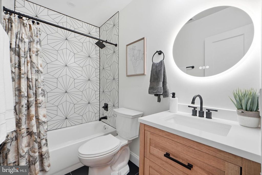 Image 27 of property listing at 5520 NORTH CAPITOL ST NW, Washington, DC 20011