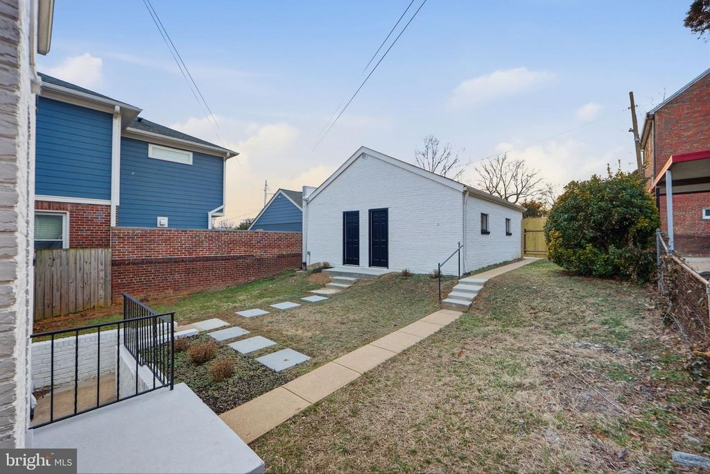 Image 37 of property listing at 5520 NORTH CAPITOL ST NW, Washington, DC 20011