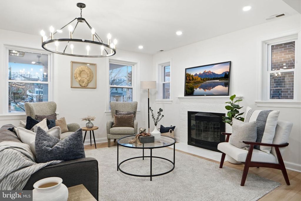 Image 5 of property listing at 5520 NORTH CAPITOL ST NW, Washington, DC 20011