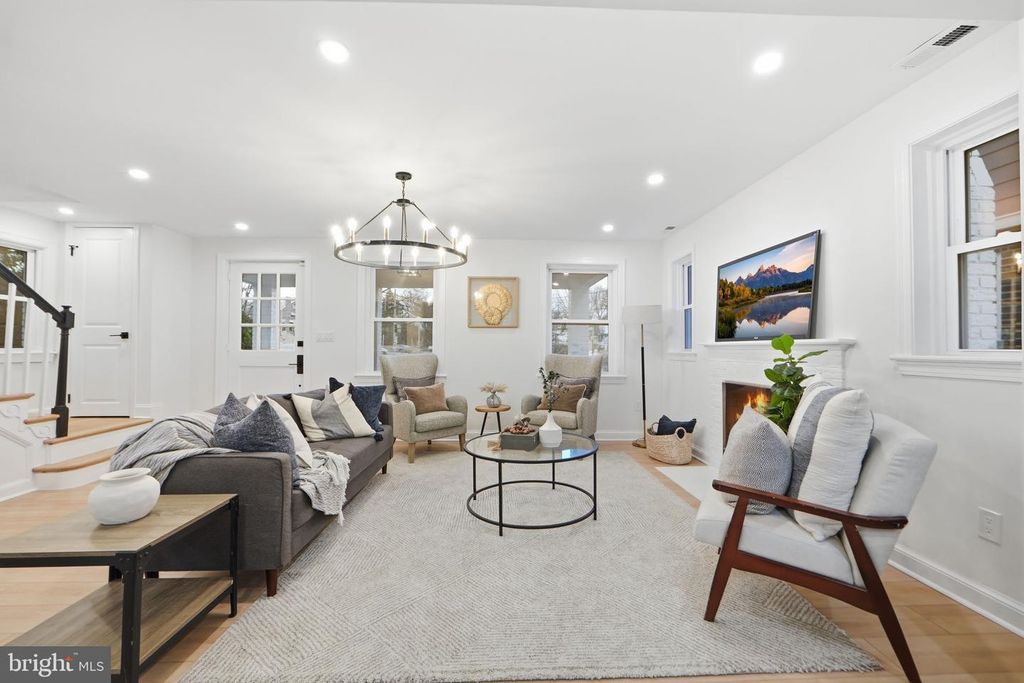 Image 6 of property listing at 5520 NORTH CAPITOL ST NW, Washington, DC 20011