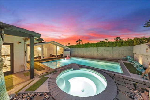 2306 Acacia Road East, Palm Springs, CA 92262