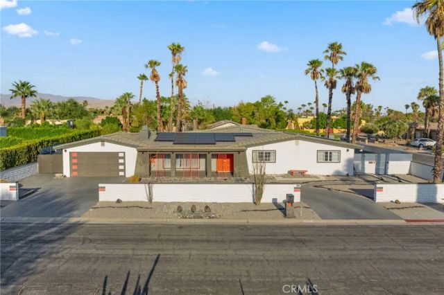 2306 Acacia Road East, Palm Springs, CA 92262