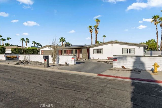 2306 Acacia Road East, Palm Springs, CA 92262