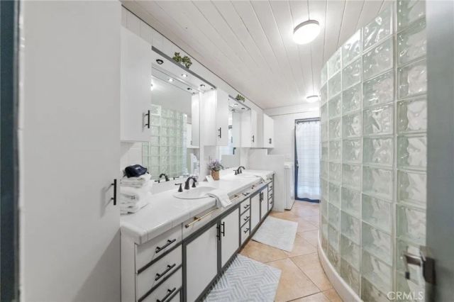 2306 Acacia Road East, Palm Springs, CA 92262