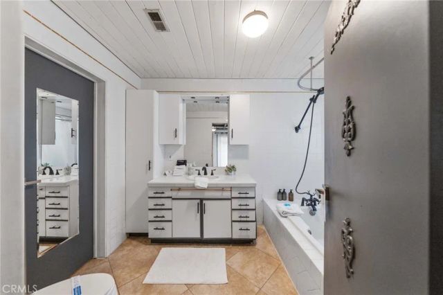 2306 Acacia Road East, Palm Springs, CA 92262