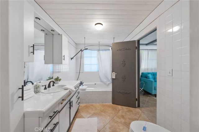 2306 Acacia Road East, Palm Springs, CA 92262