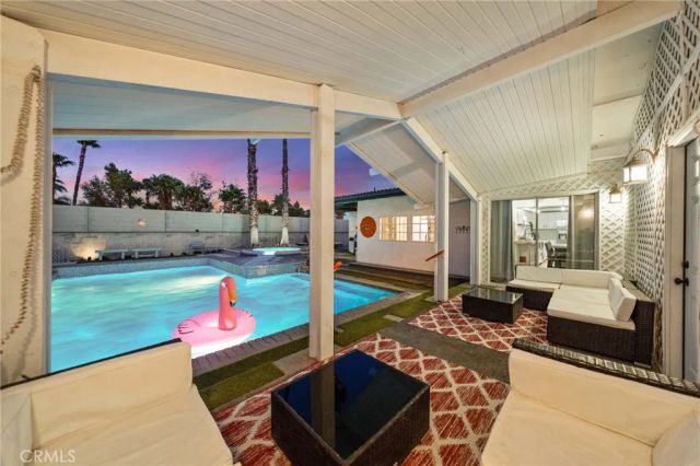 2306 Acacia Road East, Palm Springs, CA 92262