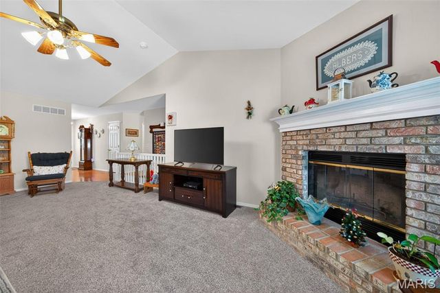 34 Green Park Lane 32B, O'fallon, MO 63366