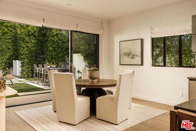 144 N Bowling Green Way, Los Angeles, CA 90049