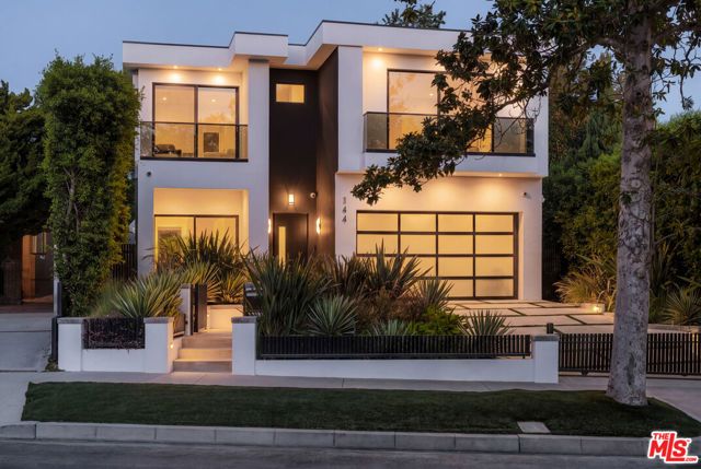 144 N Bowling Green Way, Los Angeles, CA 90049