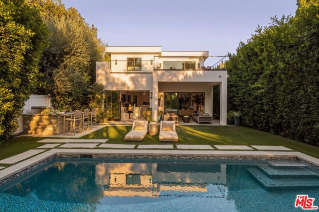 144 N Bowling Green Way, Los Angeles, CA 90049
