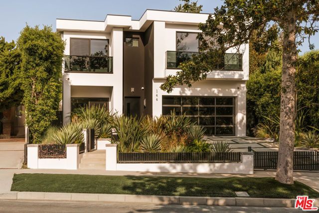 144 N Bowling Green Way, Los Angeles, CA 90049
