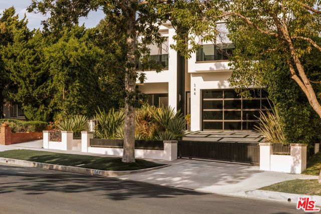 144 N Bowling Green Way, Los Angeles, CA 90049