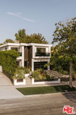 144 N Bowling Green Way, Los Angeles, CA 90049