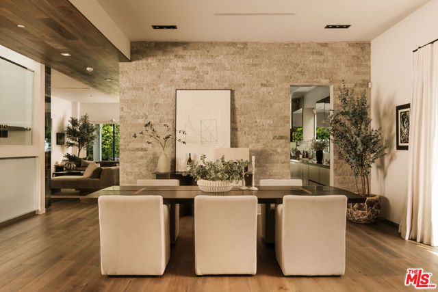 144 N Bowling Green Way, Los Angeles, CA 90049