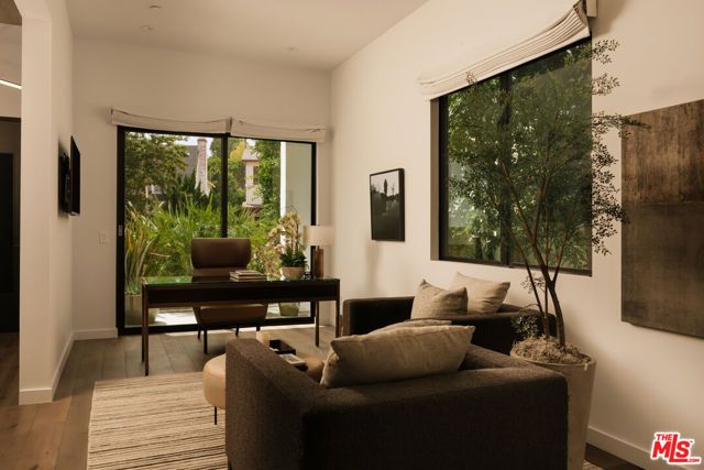 144 N Bowling Green Way, Los Angeles, CA 90049