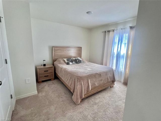 2425 NE 7th PL, Cape Coral, FL 33909