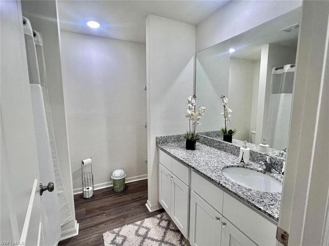 2425 NE 7th PL, Cape Coral, FL 33909