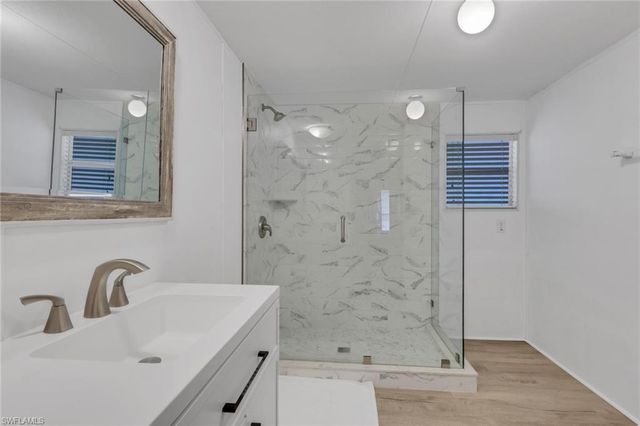 220 Ocean Reef LN 129, Naples, FL 34114