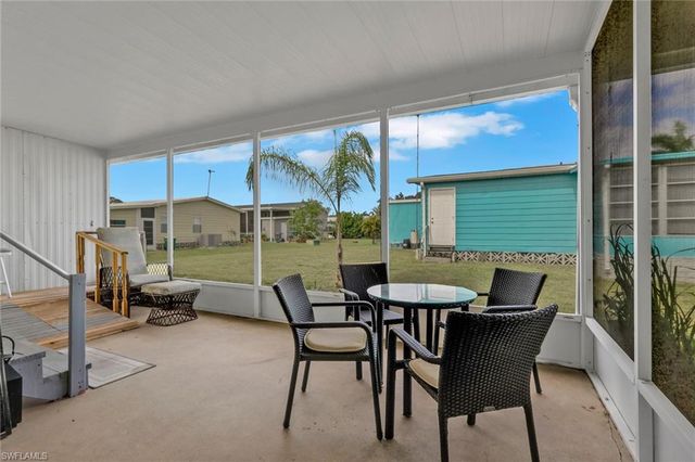 220 Ocean Reef LN 129, Naples, FL 34114