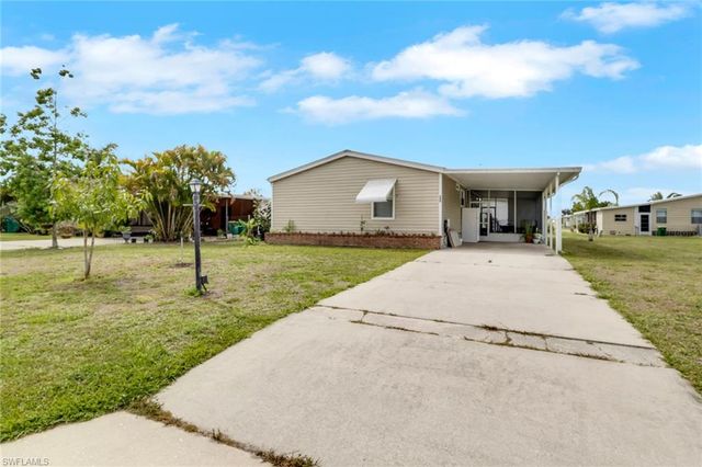 220 Ocean Reef LN 129, Naples, FL 34114