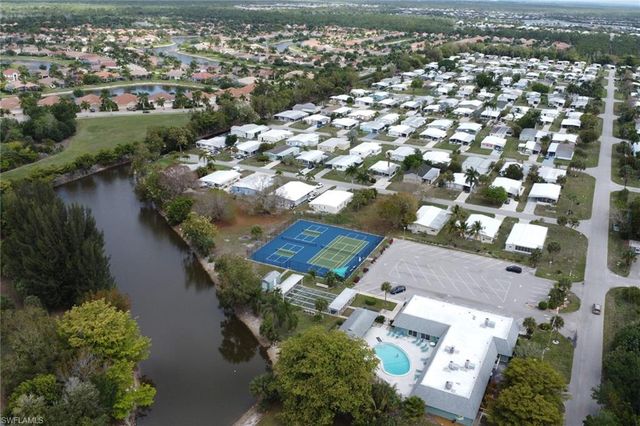220 Ocean Reef LN 129, Naples, FL 34114