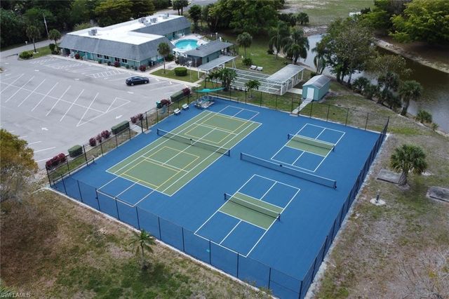 220 Ocean Reef LN 129, Naples, FL 34114