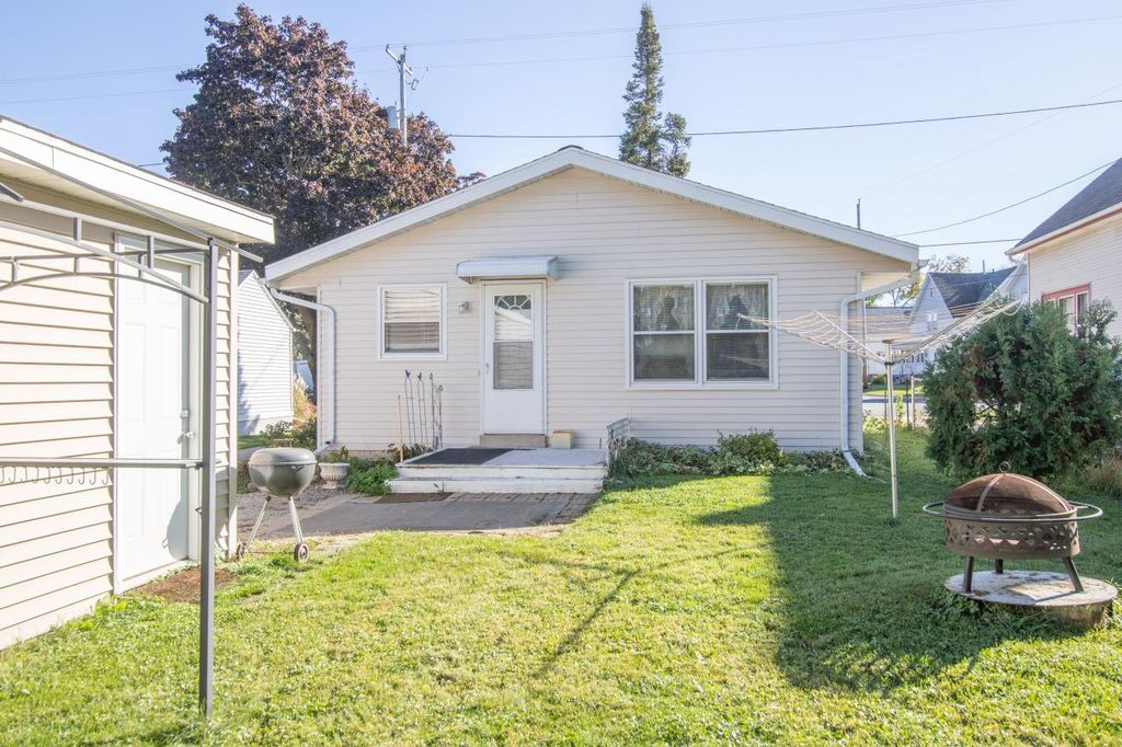 612 Elm STREET, Watertown, WI 53098