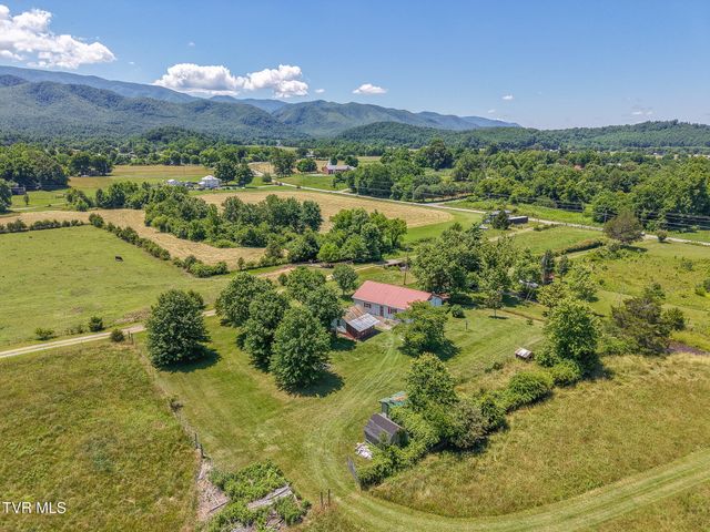 1135 Pleasant Hill Road, Chuckey, TN 37641