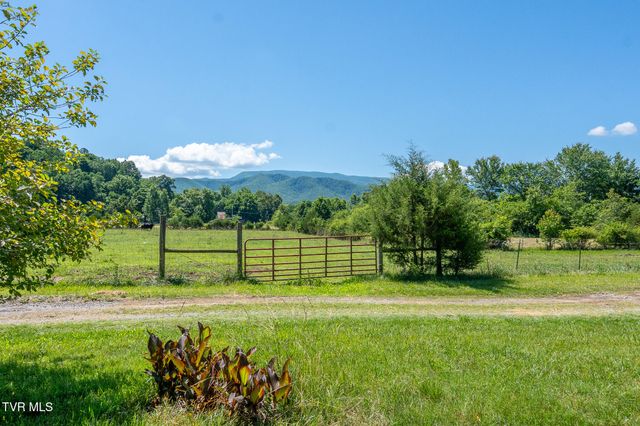 1135 Pleasant Hill Road, Chuckey, TN 37641