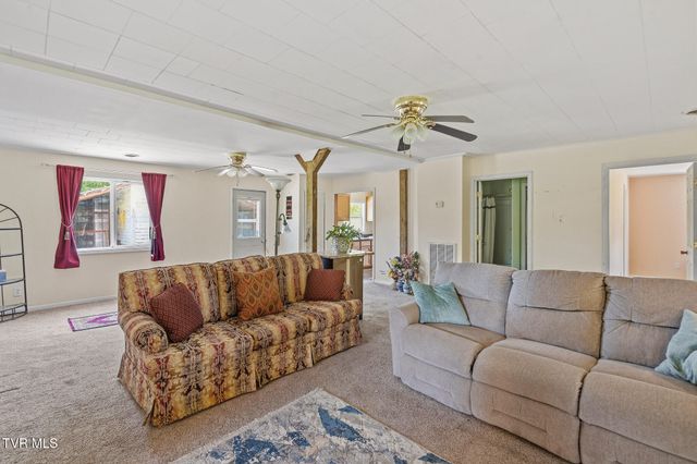 1135 Pleasant Hill Road, Chuckey, TN 37641