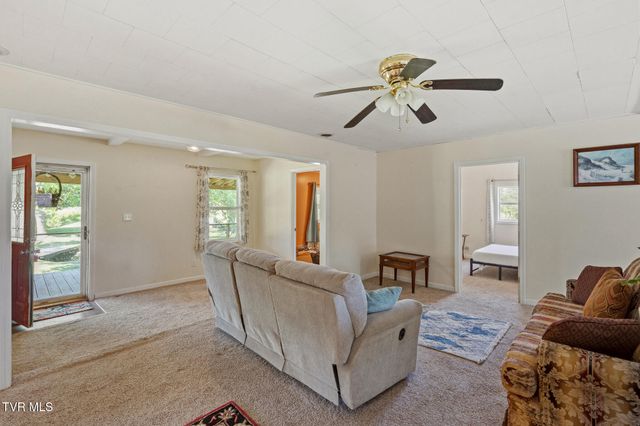 1135 Pleasant Hill Road, Chuckey, TN 37641