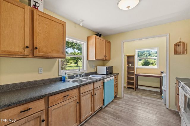 1135 Pleasant Hill Road, Chuckey, TN 37641