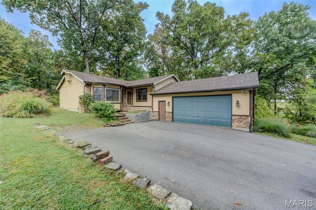 533 Snipes Drive, St Charles, MO 63303