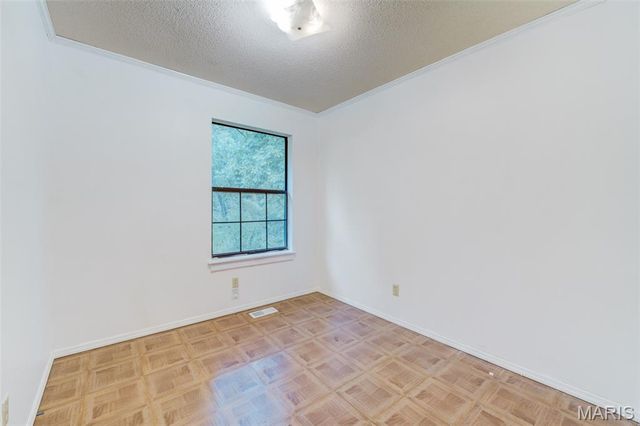 533 Snipes Drive, St Charles, MO 63303
