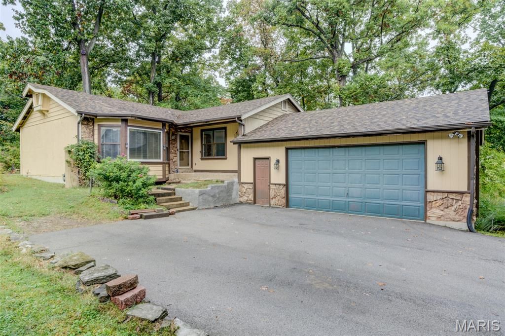533 Snipes Drive, St Charles, MO 63303