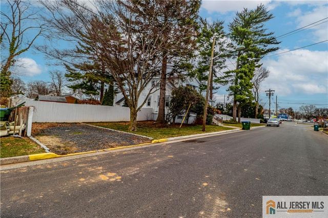 15 Riverview Avenue, Edison, NJ 08817