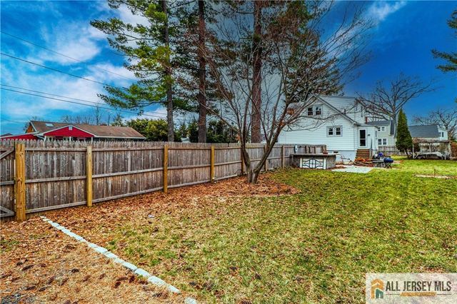 15 Riverview Avenue, Edison, NJ 08817