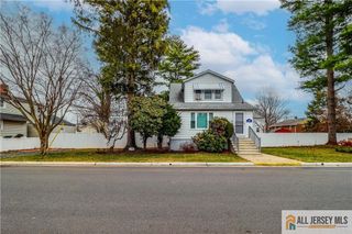 15 Riverview Avenue, Edison, NJ 08817