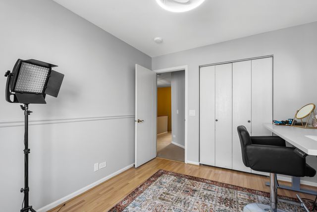 935 Viewpoint Drive, Lake In The Hills, IL 60156