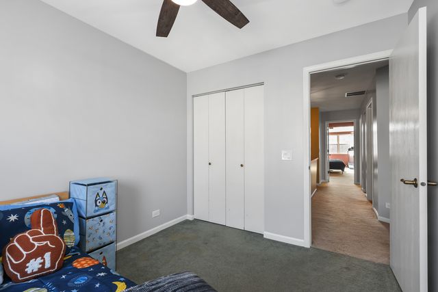 935 Viewpoint Drive, Lake In The Hills, IL 60156