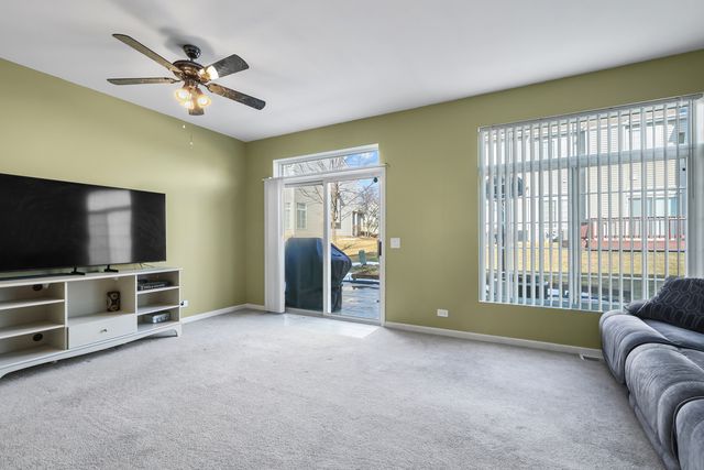 935 Viewpoint Drive, Lake In The Hills, IL 60156