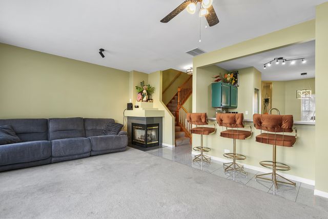 935 Viewpoint Drive, Lake In The Hills, IL 60156