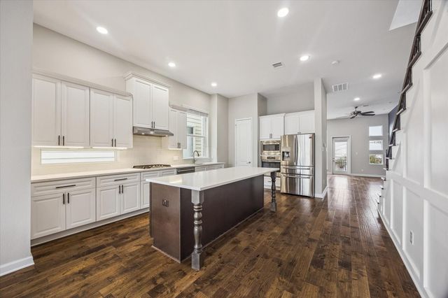5631 Kiam Street B, Houston, TX 77007