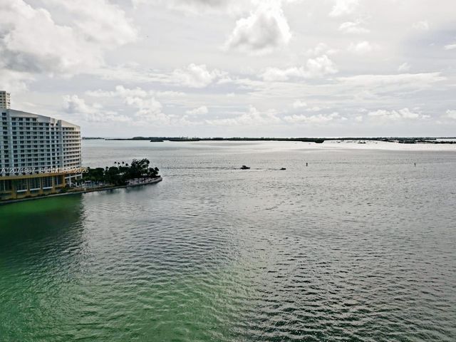 801 Brickell Bay Drive 1767, Miami, FL 33131
