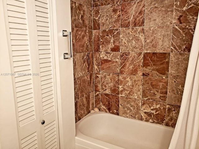 801 Brickell Bay Drive 1767, Miami, FL 33131