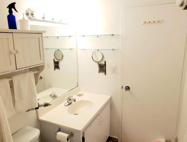 801 Brickell Bay Drive 1767, Miami, FL 33131